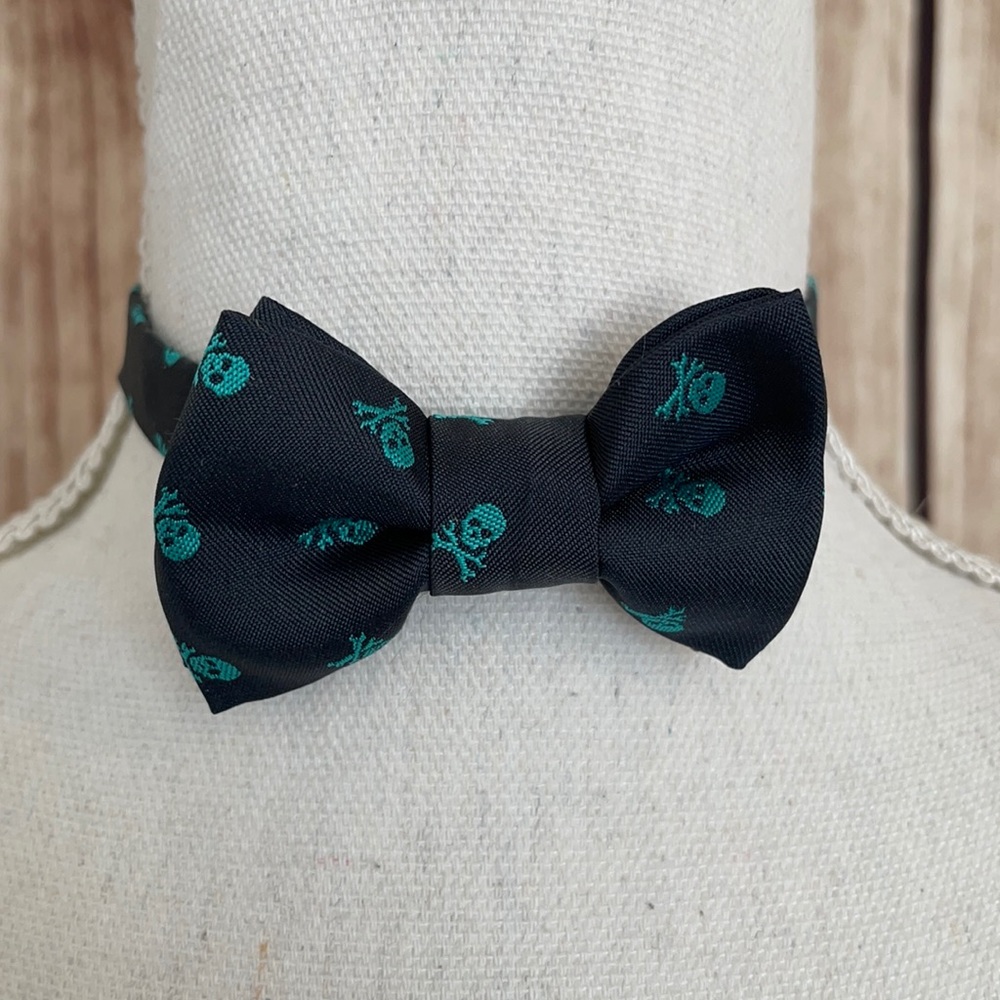 12M-24M Blue Skull Pattern Bow Tie